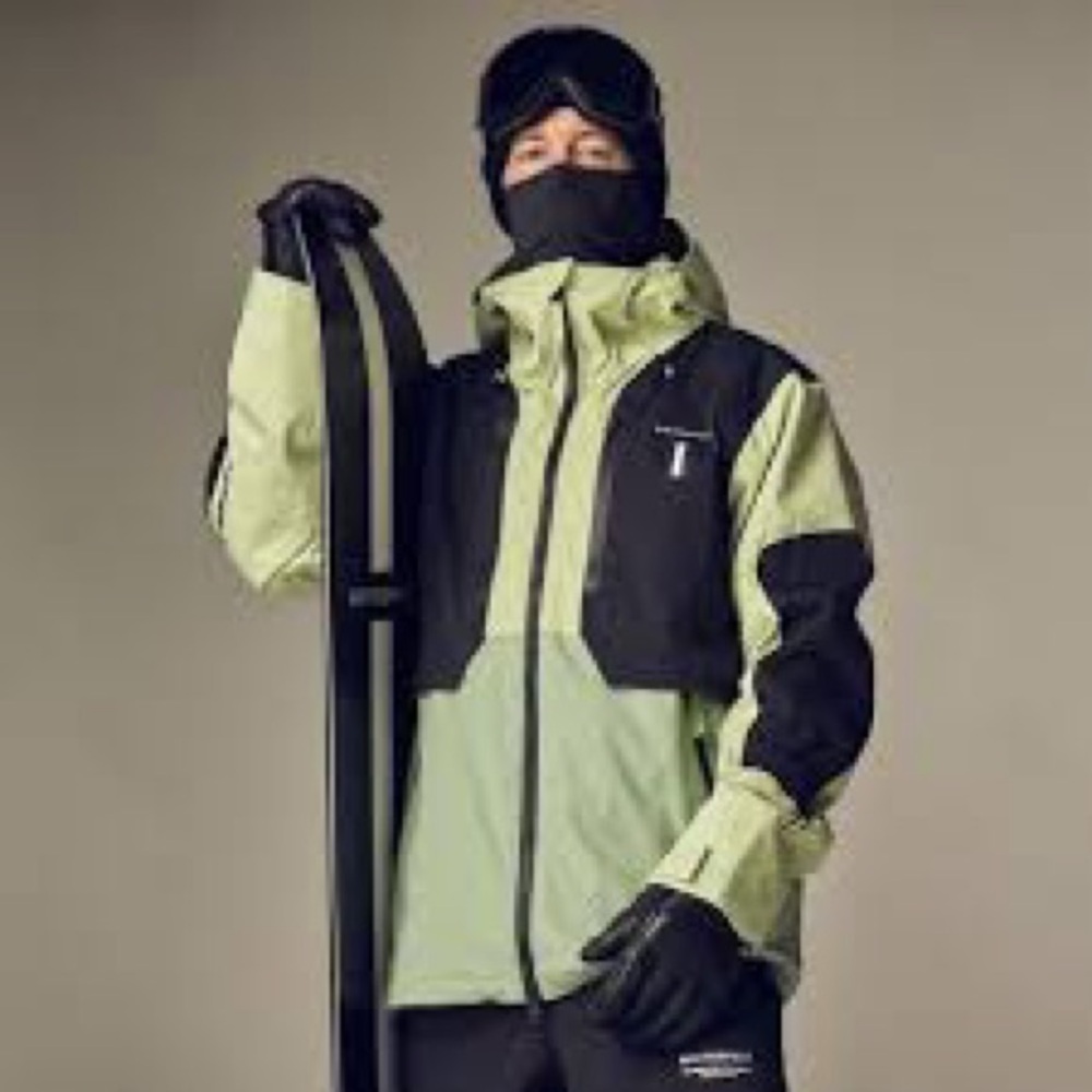 Men's Black and Green snowboard / ski jacket